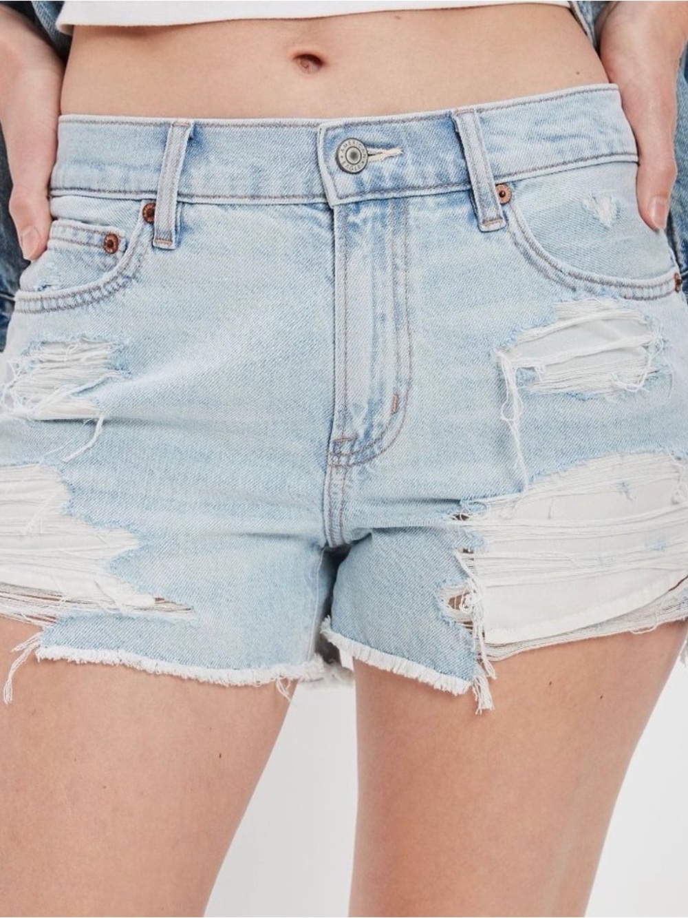 American Eagle Outfitters Strigid 90s Boyfriend  Distressed Denim Shorts